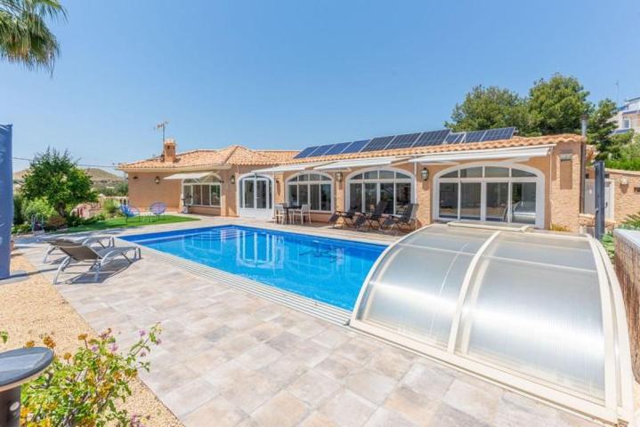 Chalet en venta en Busot photo 0
