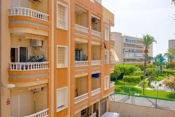 Piso en venta en Torrevieja, Baix Segura photo 0