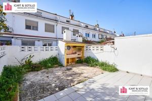 Adosada en venta en Vinaròs, Casco Urbano photo 0