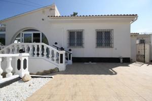 Chalet en venta en Albir photo 0