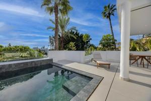Chalet en venta en Estepona, El Campanario photo 0