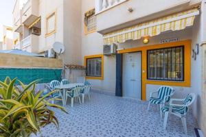 Apartamento en venta en Torrevieja photo 0