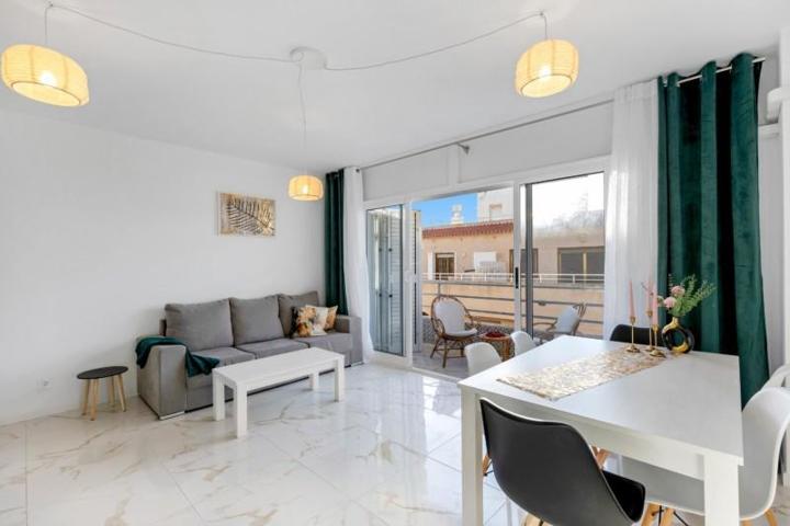 Apartamento en venta en Torrevieja photo 0