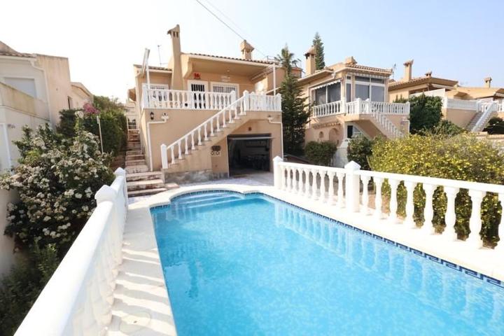 Chalet en venta en Torrevieja photo 0