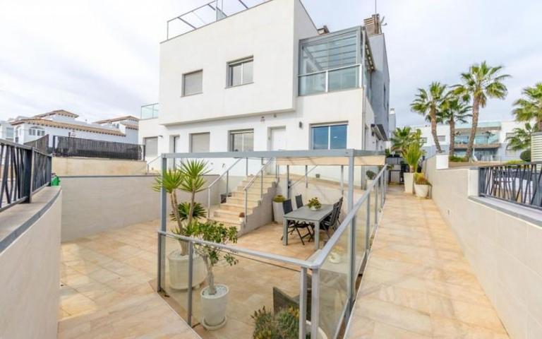 Bungalow en venta en Orihuela Costa photo 0
