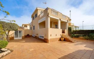 Adosada en venta en Torrevieja photo 0