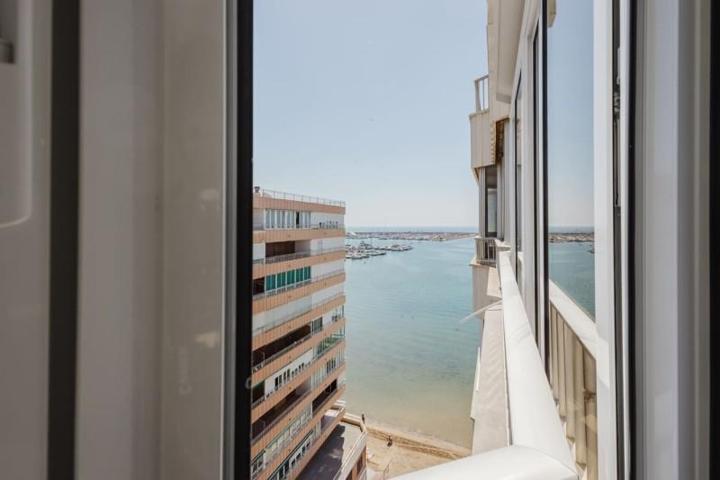 Apartamento en venta en Torrevieja photo 0