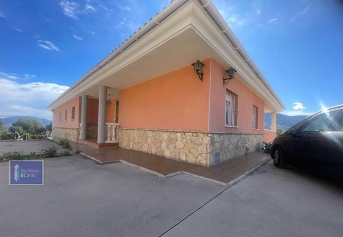 Chalet en venta en Cocentaina, Gormaig photo 0