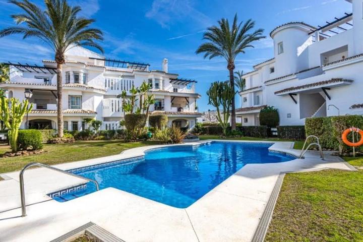 Aticos en venta en Marbella, Nueva Andalucia - Los Naranjos photo 0