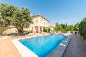 Chalet en venta en Torrevieja photo 0