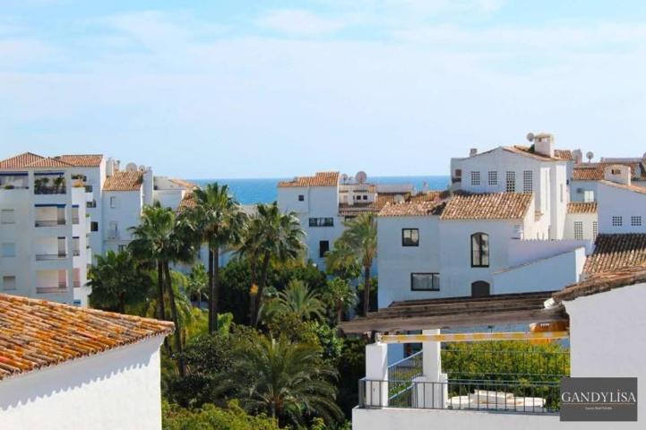 Apartamento en venta en Marbella photo 0