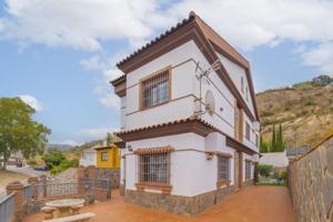Chalet en venta en Málaga, Malaga photo 0
