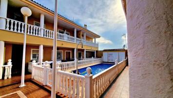 Bungalow en venta en Daya Nueva, Comunidad valenciana photo 0