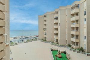 Apartamento en venta en Torrevieja, Playa de los Locos photo 0