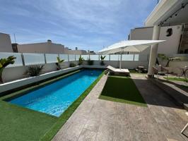 Chalet en venta en Orihuela Costa photo 0