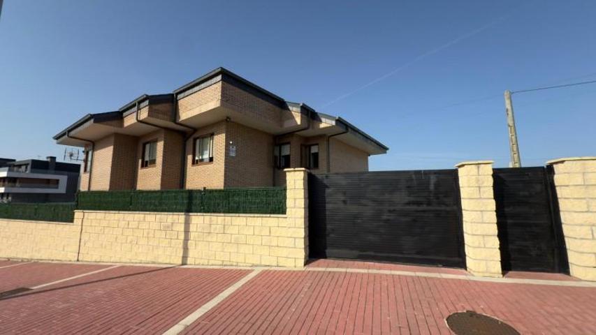 Chalet en venta en Santander, Valdenoja-La Pereda photo 0