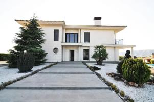 Chalet en venta en Villena photo 0