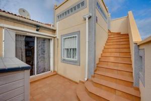 Casas de pueblo en venta en Torrevieja photo 0