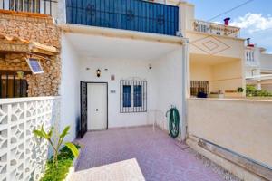 Casas de pueblo en venta en Torrevieja photo 0