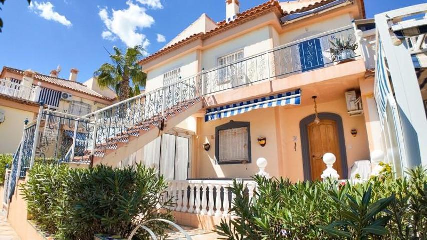 Apartamento en venta en Torrevieja photo 0