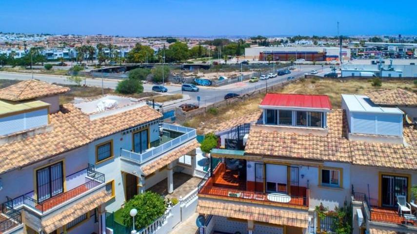 Bungalow en venta en Orihuela Costa photo 0
