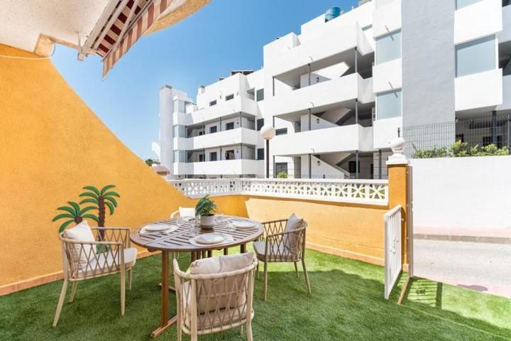 Casas de pueblo en venta en Orihuela Costa photo 0