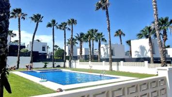 Chalet en venta en Algorfa, La Finca Golf Resort photo 0