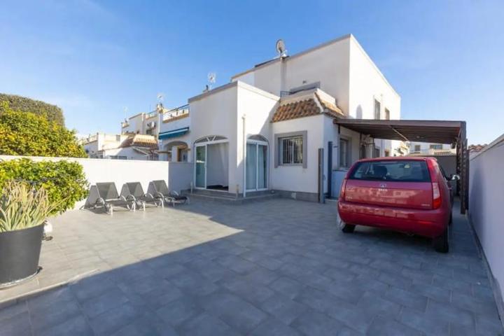 Bungalow en venta en Torrevieja photo 0