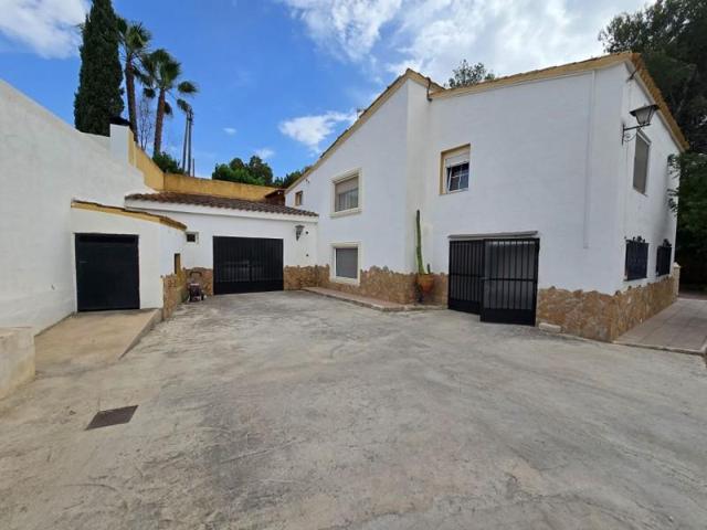 Chalet en venta en Sax photo 0