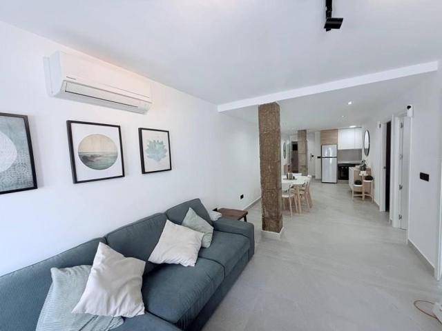 Apartamento en venta en Torrevieja photo 0