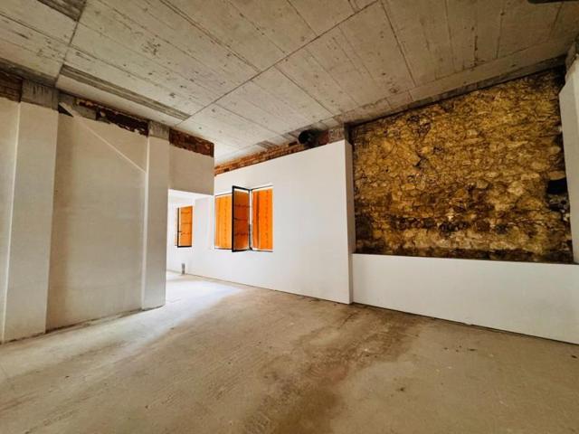Local comercial en venta en Vilafranca del Penedès, Centre photo 0