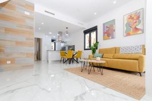 Chalet en venta en Torrevieja, Costa Blanca South photo 0