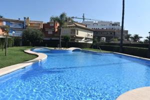 Adosada en venta en Denia, Dénia photo 0