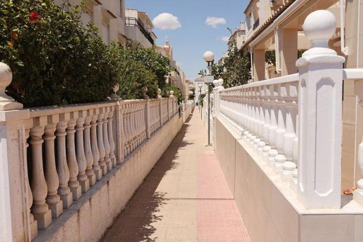 Apartamento en venta en Torrevieja photo 0