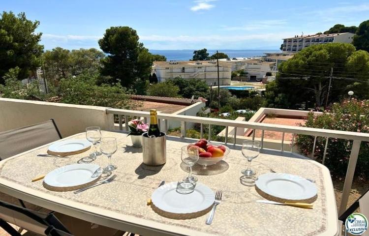 Apartamento en venta en Roses photo 0