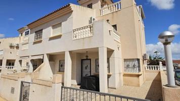 Bungalow en venta en Torrevieja photo 0