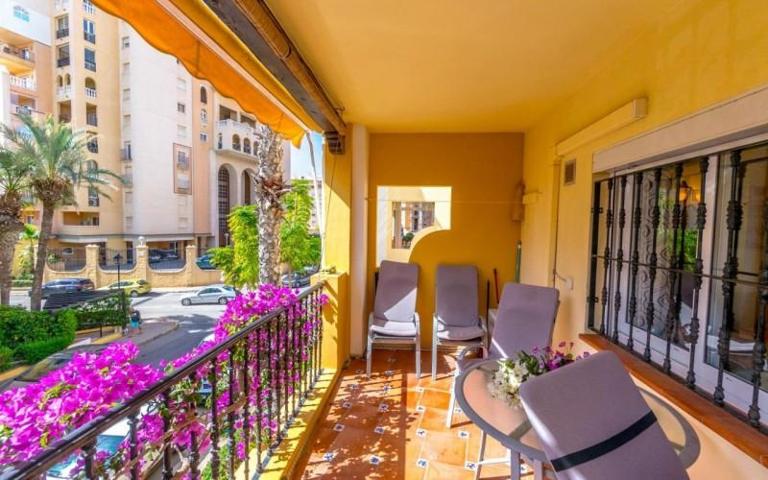 Apartamento en venta en Torrevieja photo 0
