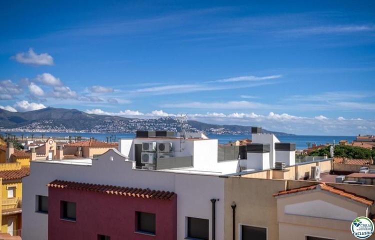Apartamento en venta en Empuriabrava photo 0