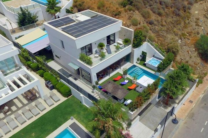 Chalet en venta en Mijas Costa, Cala de Mijas photo 0