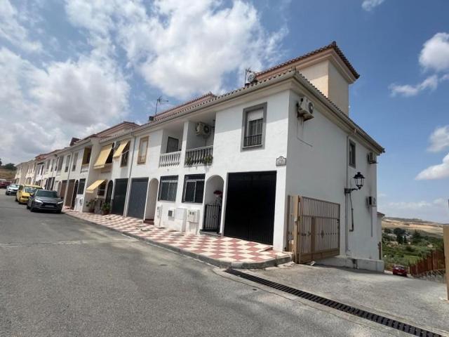 Adosada en venta en Otura, Vega de granada zona sur photo 0