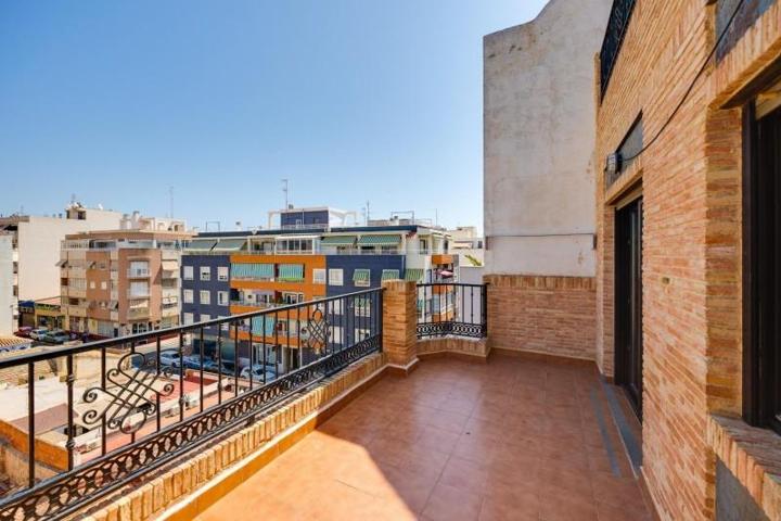 Apartamento en venta en Torrevieja photo 0