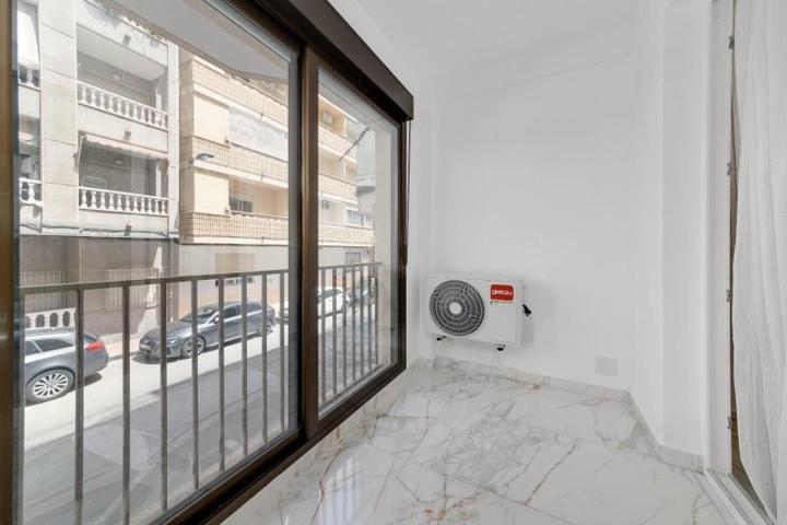 Apartamento en venta en Torrevieja photo 0