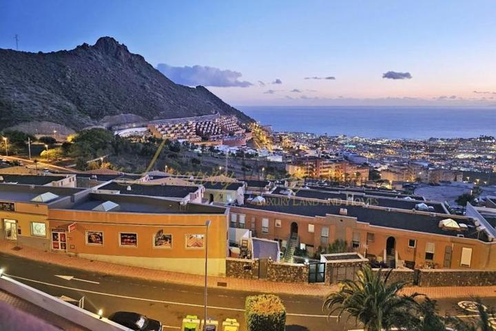 Apartamento en venta en Adeje, Calle Aragon, 38670 photo 0