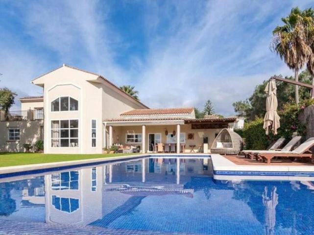 Chalet en venta en Sotogrande photo 0