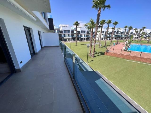 Apartamento en venta en Guardamar del Segura photo 0