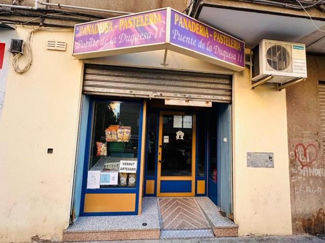 Local comercial en venta en Granada, Zaidin photo 0