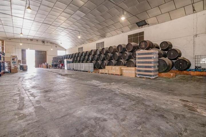 Local comercial en venta en Alhendín, Urb. sueños de cadima photo 0