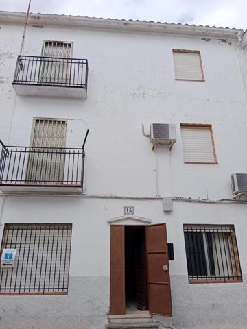 Casa con terreno en venta en Serradilla photo 0
