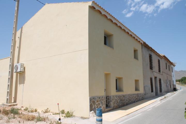Adosada en venta en Abanilla photo 0