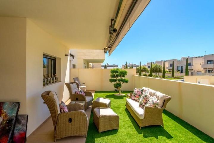 Apartamento en venta en Orihuela Costa photo 0